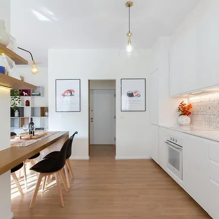 Spacious & Sunny Flat - Terrace & Garage Appartement