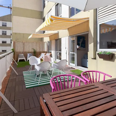 Spacious & Sunny Flat - Terrace & Garage Porto