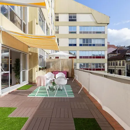 Spacious & Sunny Flat - Terrace & Garage Appartamento Oporto