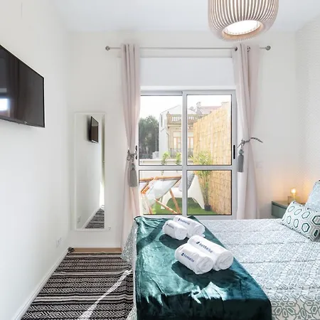Spacious & Sunny Flat - Terrace & Garage Apartment